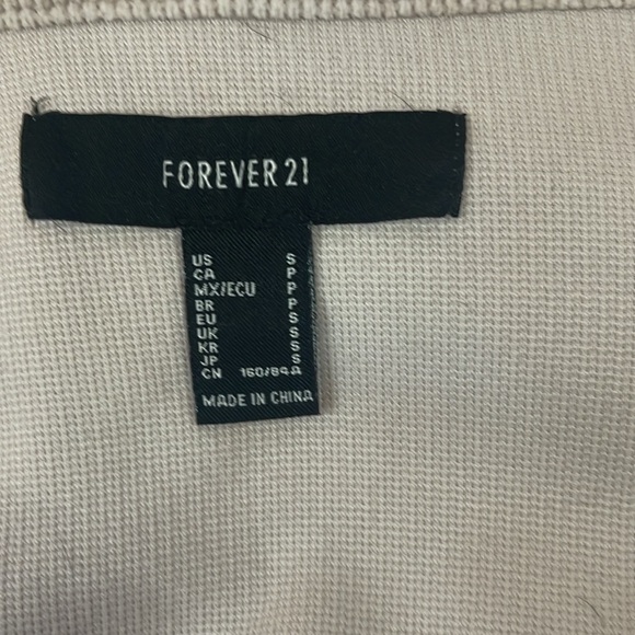 Tan corduroy jacket with snap buttons and front pockets. Size small. - Picture 9 of 10